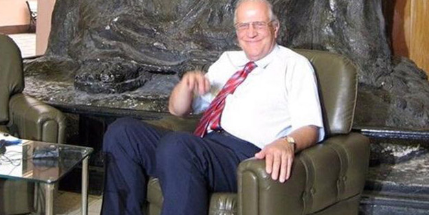 Valilik duyurdu! Prof. Dr. Ali Ülkü Azrak koronavirüse yenik düştü
