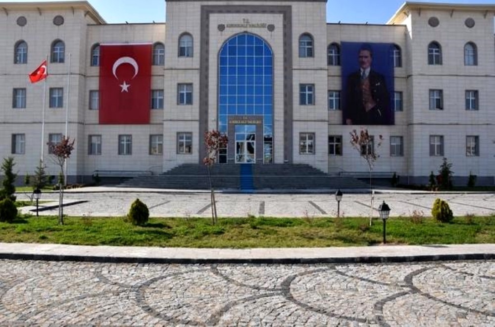 Valilik korona virüse karşı vatandaşları ‘lütfen’ diyerek uyardı 