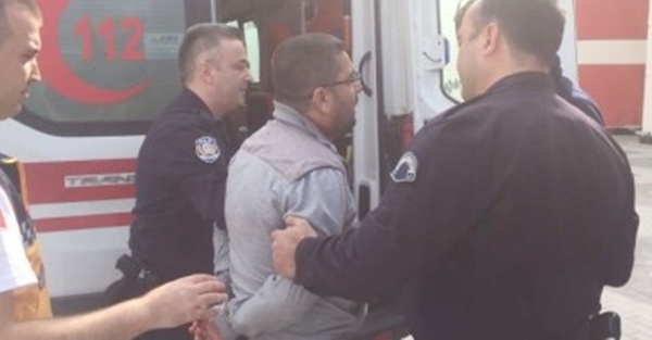 Valilik önünde jiletli eylem