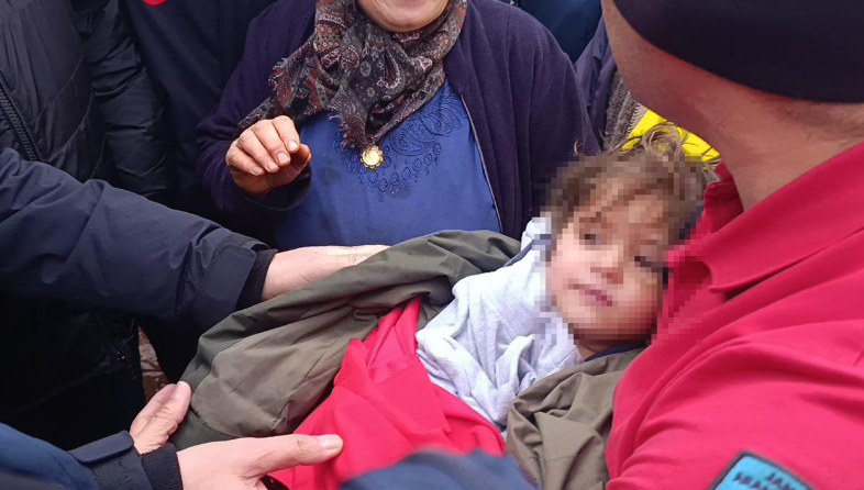 Valilik sabaha karşı duyurdu: Kayıp 3 yaşındaki Aybüke, sağ olarak bulundu