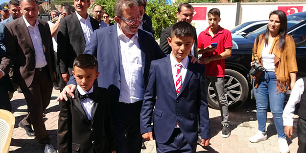 Valinin makam aracı şehit çocuklarının sünnet arabası oldu