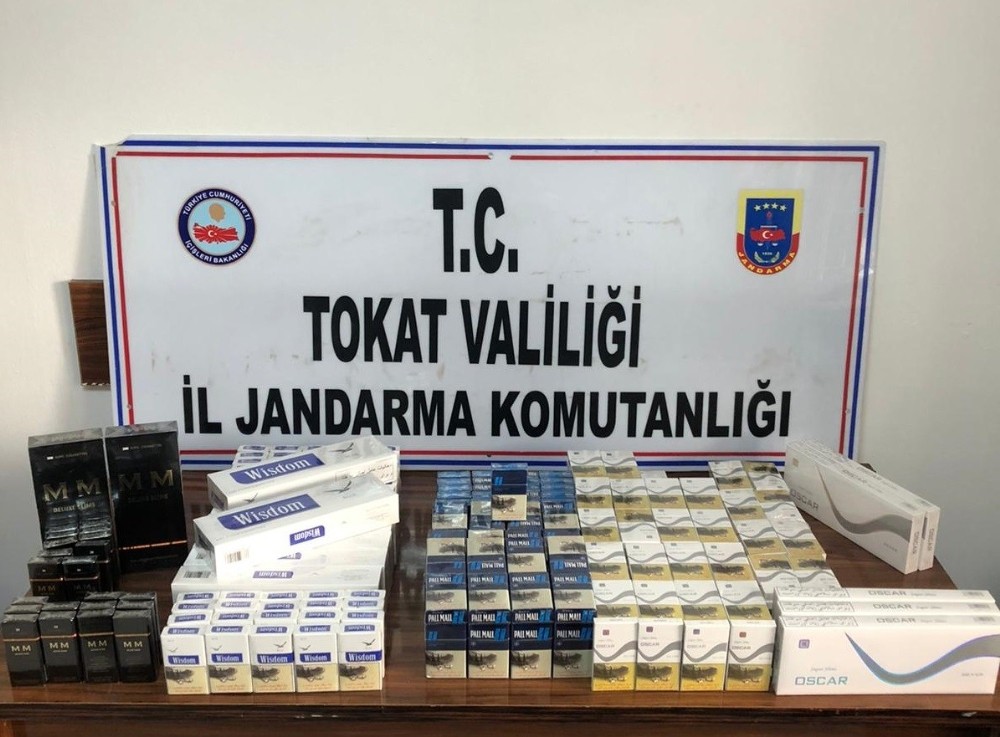 Valizlere zulalanmış halde 380 paket sigara ele geçirildi 