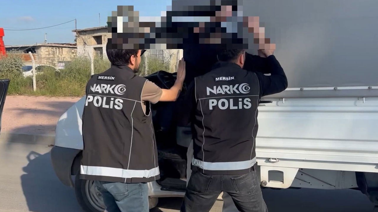 Valizlerin içerisinden 184 kilo esrar çıktı
