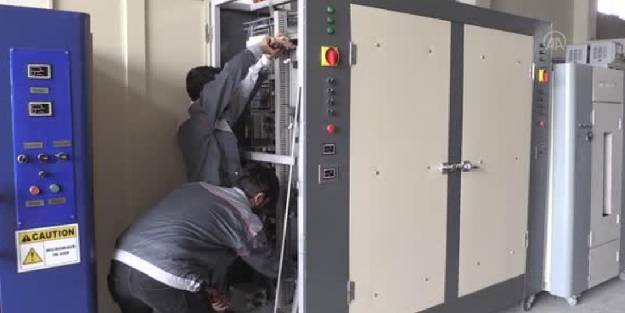 Van balığı elektromanyetik dalgalarla çalışan makinelerde kurutuluyor