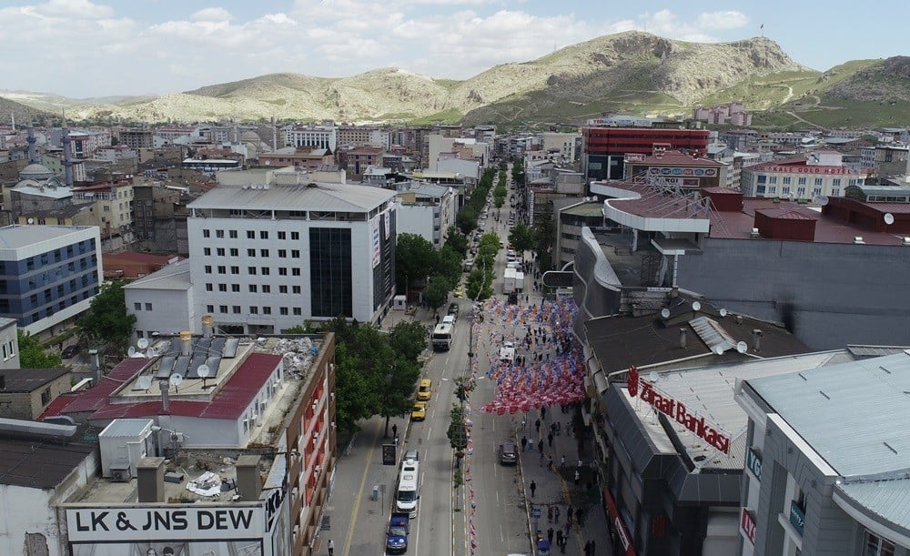 Van Büyükşehir Belediyesi, Cumhuriyet ve Maraş caddelerini yenileyecek 