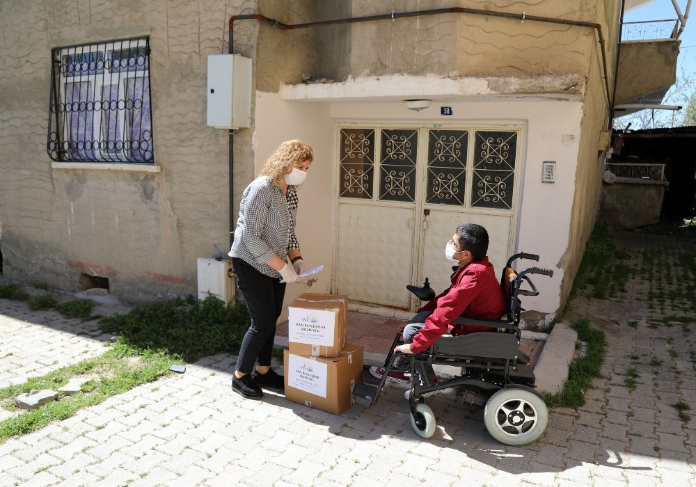 Van Büyükşehir Belediyesi engellileri unutmadı 
