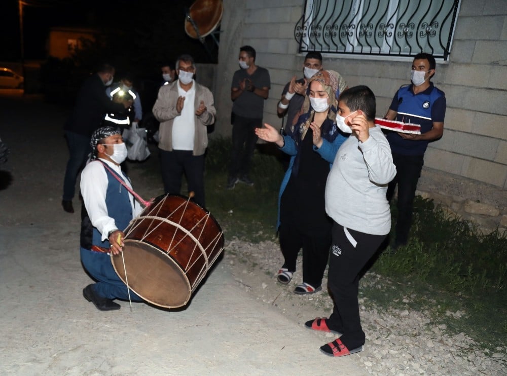 Van Büyükşehir Belediyesi otizmli Özcan’ın dileğini gerçekleştirdi 