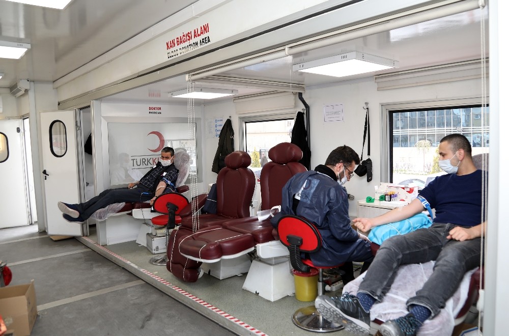 Van Büyükşehir Belediyesi personelinden kan bağışı 