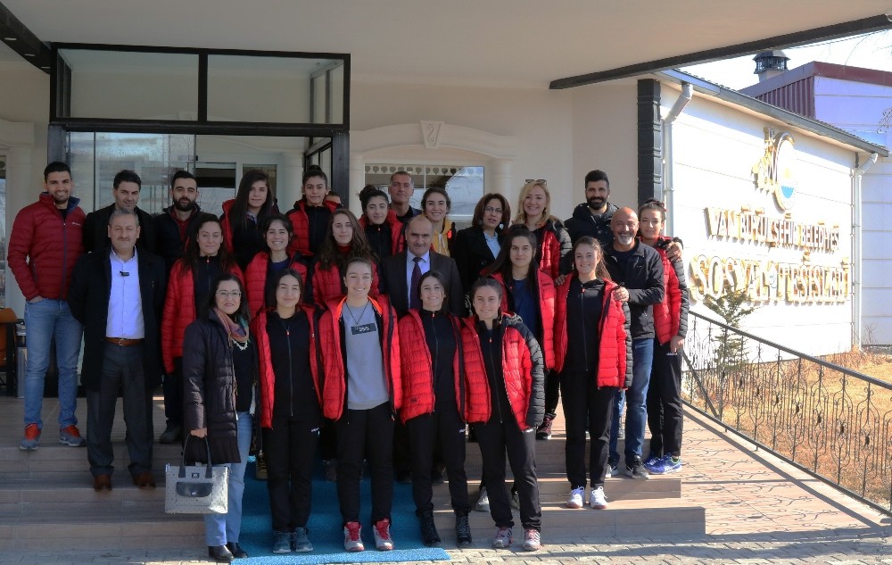 Van Büyükşehir Belediyespor Kadın Voleybol Takımı şampiyonluk maçına çıkıyor 