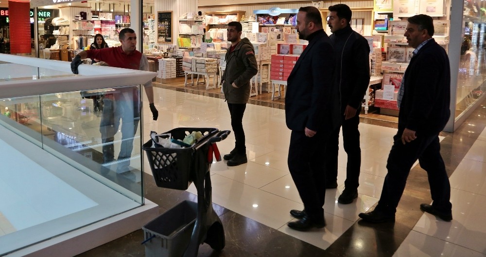Van Büyükşehir zabıtası korona virüs önlemlerini denetledi 