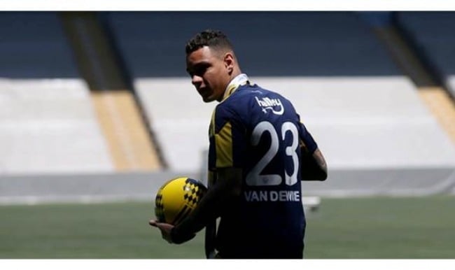 Van der Wiel defteri kapandı!