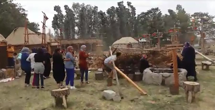 Van Gölü kıyısındaki Atayurdu’nu fırtına vurdu 