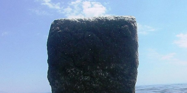 Van Gölü'nde çok büyük sır ortaya çıktı: Hiç bu kadarı beklenmiyordu! Yıllar önceye ait haç işaretli taşlar bulundu