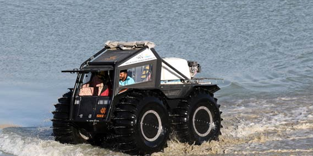 Van Gölü'nde 'sinek timi' iş başında