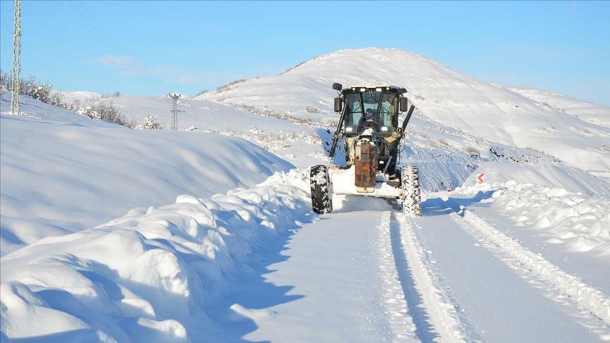 Van, Hakkari, Bitlis ve Muş'ta 954 yol yerleşim biriminin yolu açıldı
