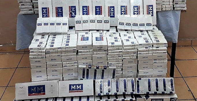 Van merkezli kaçak sigara operasyonu 8 gözaltı