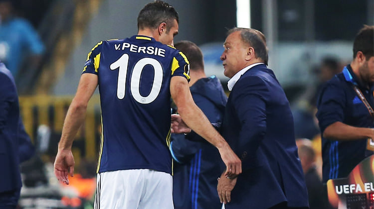 Van Persie, Dick Advocaat'ı çıldırttı!