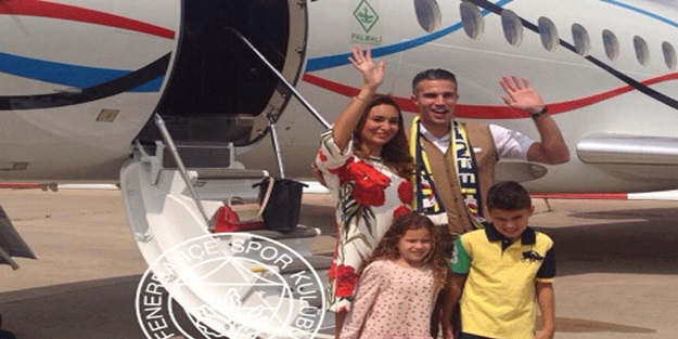 Van Persie yola çıktı