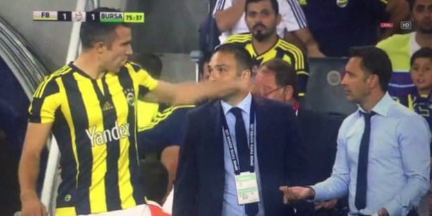 Van Persie'den Pereira'ya şok hareket!