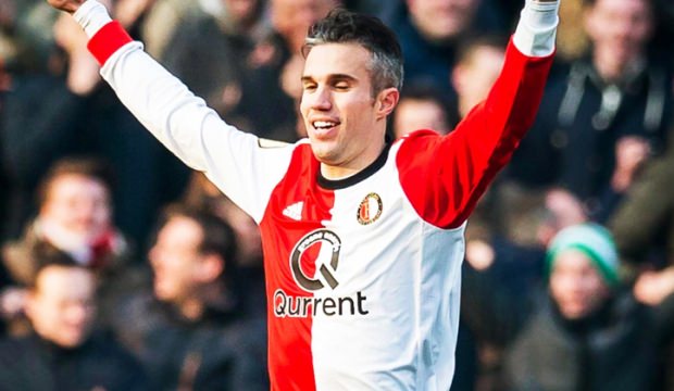 Van Persie'den sürpriz karar!