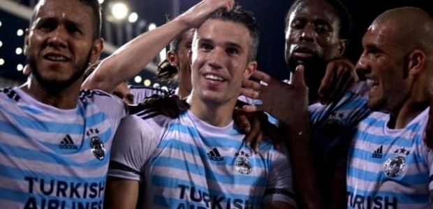 Van Persie'ye Hollanda'dan kötü haber