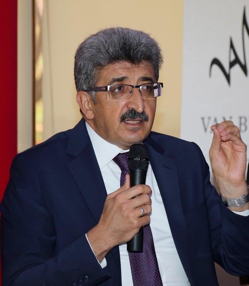 Van Valisi Bilmez; 