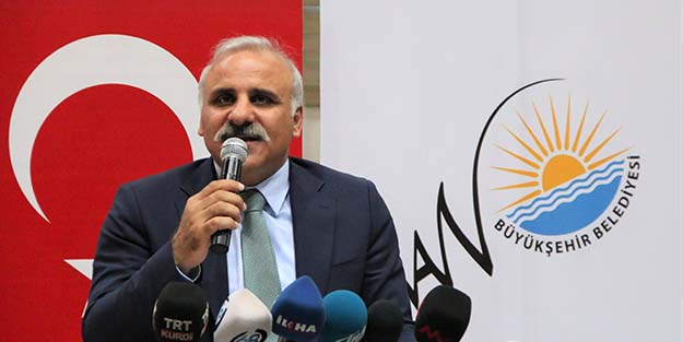 Van Valisi Zorluoğlu, PKK yandaşı HDP'ye: Hizmetlerimizden rahatsız oluyorlar