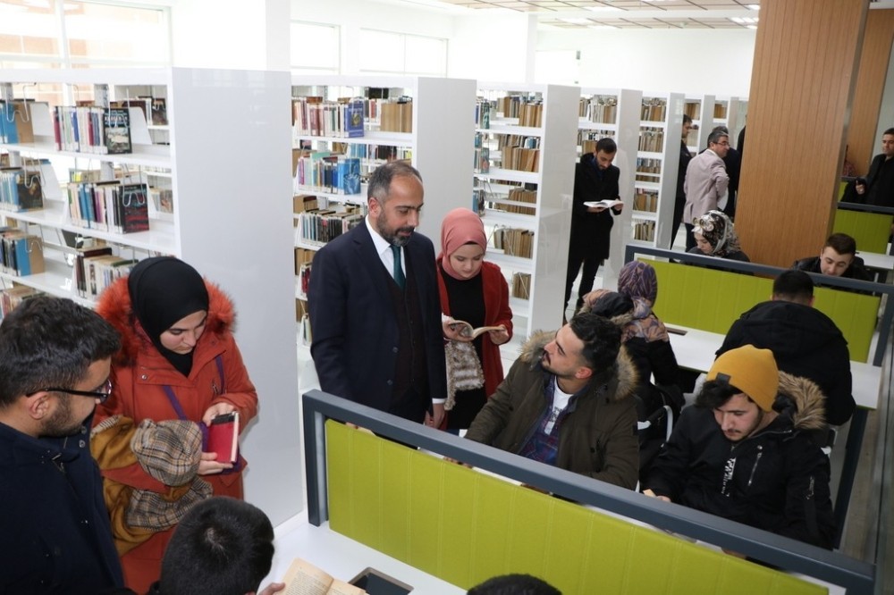 Van YYÜ Ferit Melen Kütüphanesi kısmen hizmete açıldı 