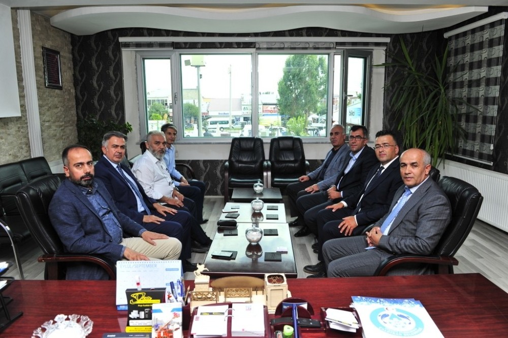 Van YYÜ Rektörü Prof. Dr. Şevli’den Çaldıran Belediye Başkanı Ensari’ye iade-i ziyaret 