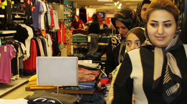 Van'a 102 bin İranlı turist giriş yaptı