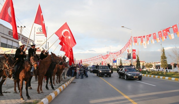 Van'a giden Erdoğan'a sürpriz karşılama!