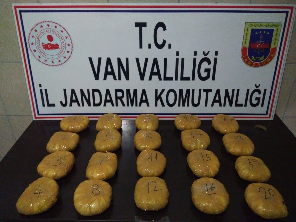 Van’da 10 kilogram esrar ele geçirildi 