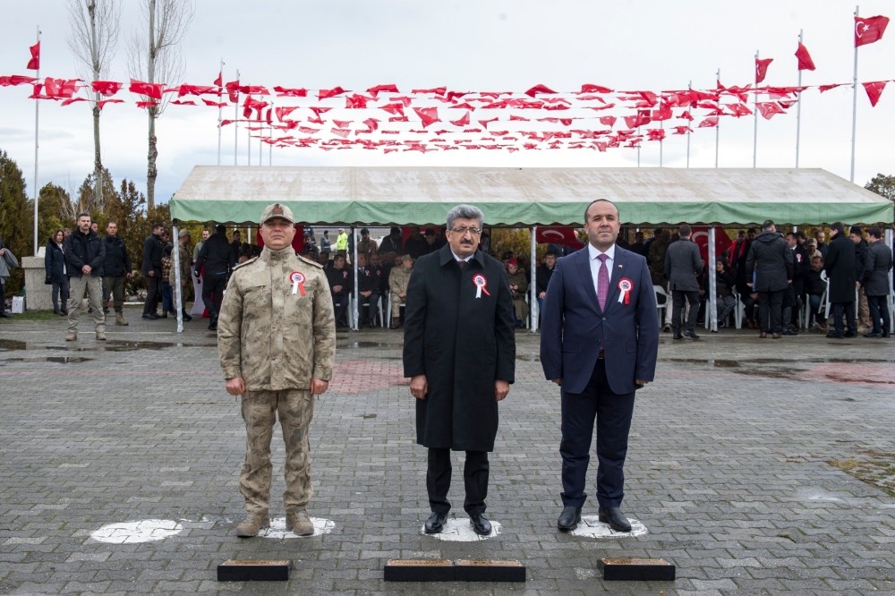 Van’da 18 Mart Şehitleri Anma Günü ve Çanakkale Deniz Zaferi’nin 105. yılı 