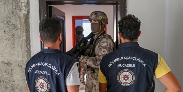 Van'da 30 düzensiz göçmen yakalandı! Gözaltılar var