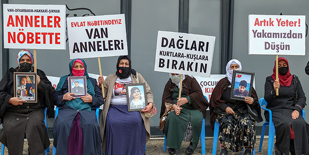 Van’da anneler çocuklarını HDP’den istedi