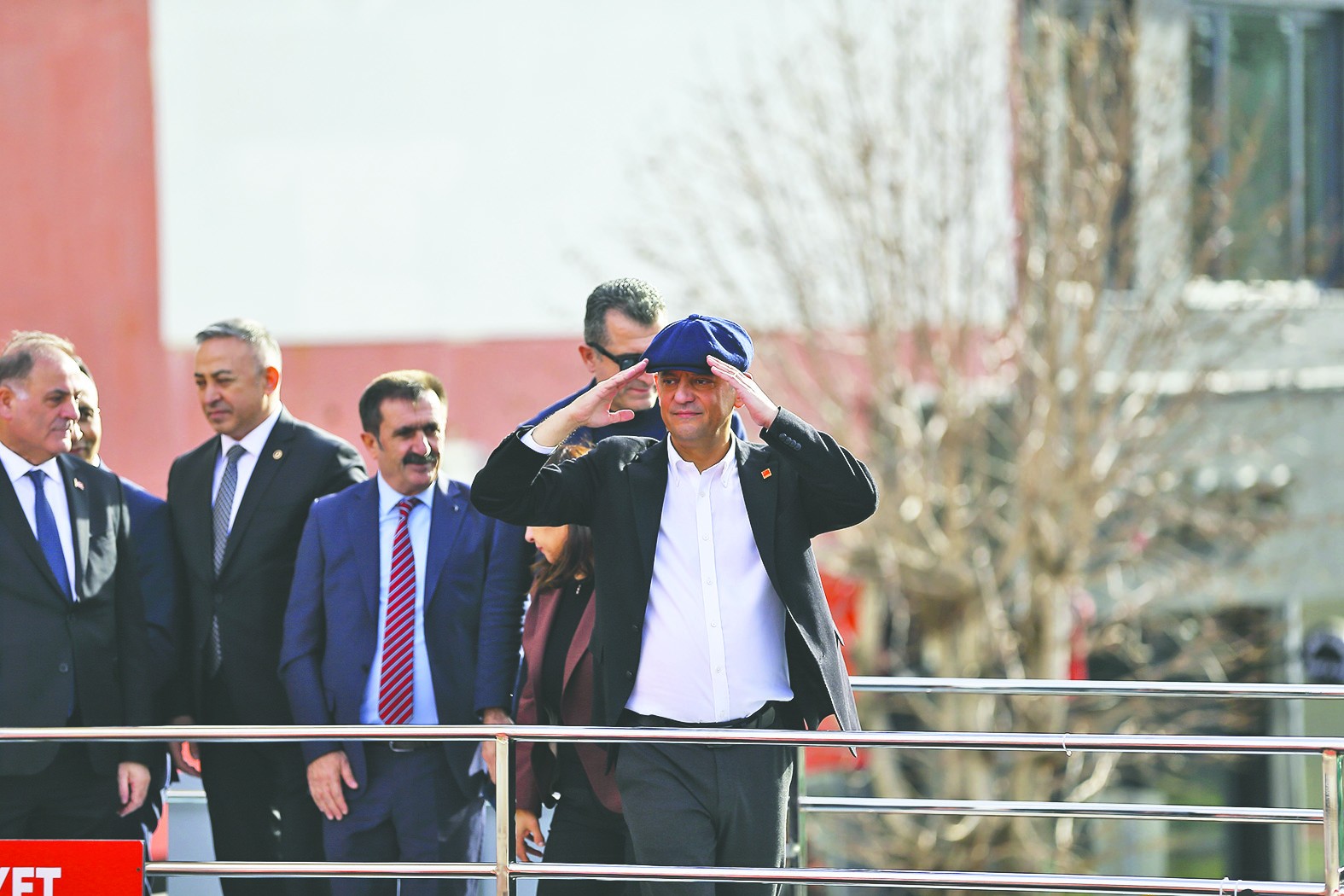 Van’da bayraksız Çorum’da arsız!