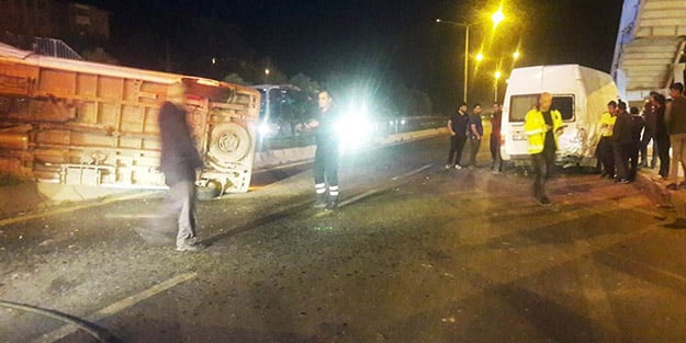 Van'da can pazarı! Düğün dönüşü kazada 20 yaralı