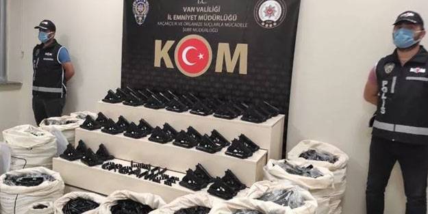 Van'da dev operasyon! Cephanelik gibi
