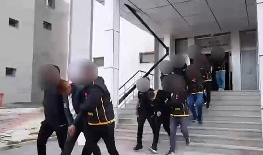 Van'da eş zamanlı şafak operasyonu! 2,3 milyar TL’lik şüpheli para trafiği: 11 kişi tutuklandı