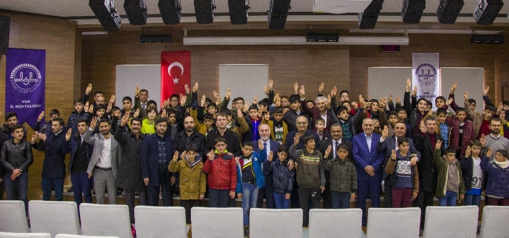 Van’da ‘Gençliğe Değer Programı’ devam ediyor 