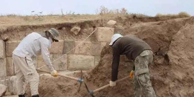 Van'da gizemli keşif! Van da bulunan 2 bin 600 yıllık heyecan yaratan iki büyük keşif!