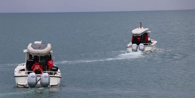 Van'da Gölü'nde batan tekne bulundu