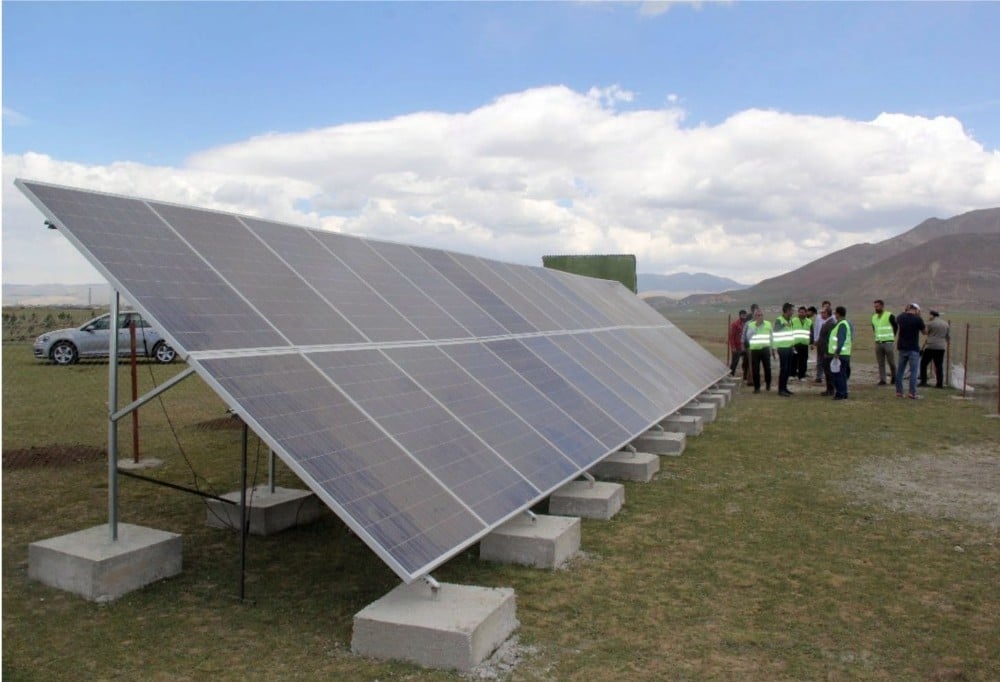 Van’da hayvan içme suyu için enerji panelleri kuruluyor 