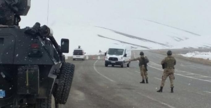 Van'da jandarmadan 'güven ve huzur' operasyonu: 24 gözaltı