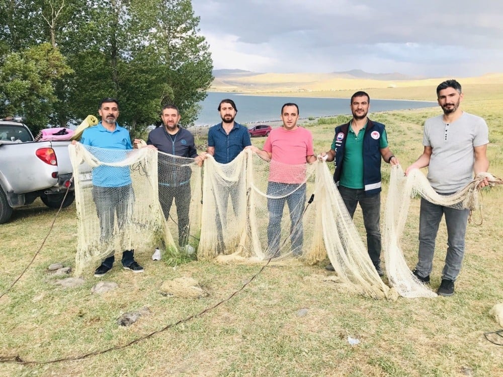 Van’da kaçak avlanmış 5 ton balık ele geçirildi 