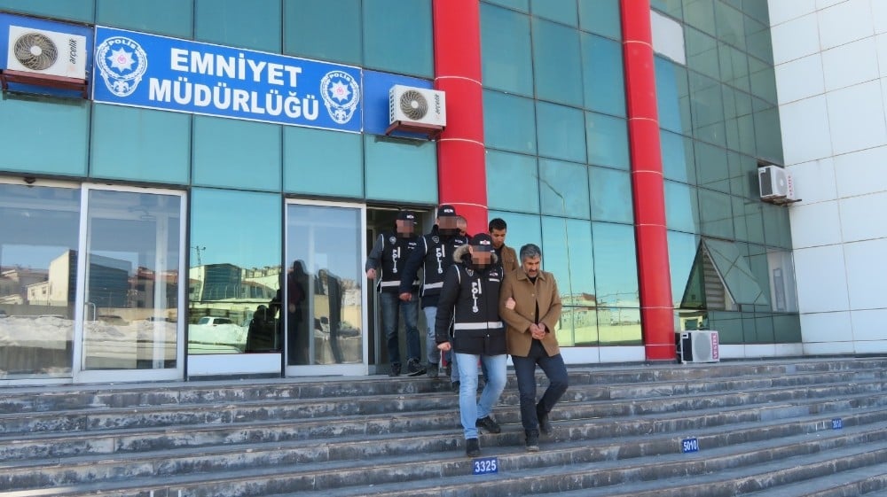 Van’da kaçak sigara operasyonu 