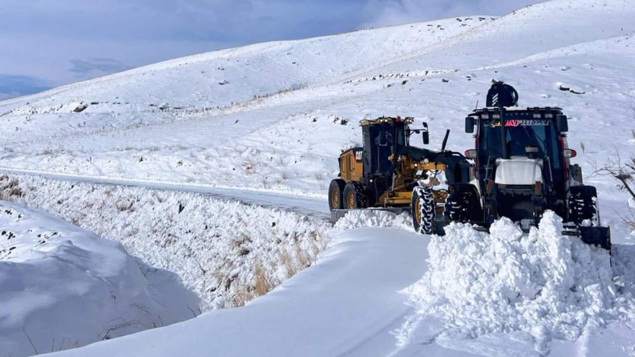 Van'da kapanan 280 köy yolu ulaşıma açıldı