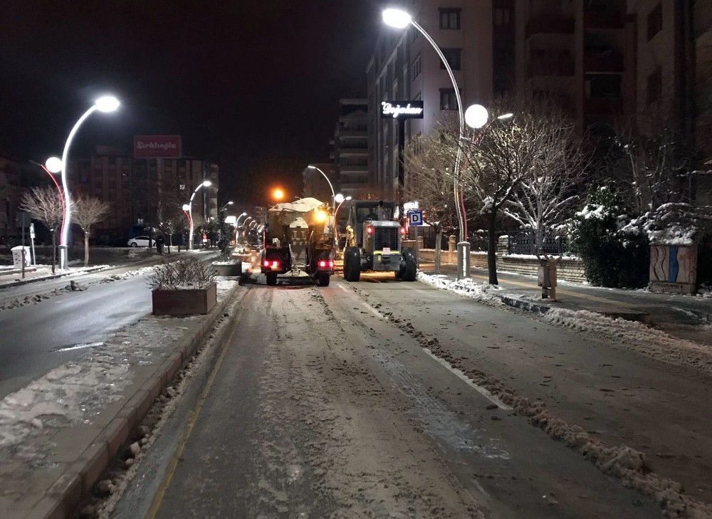 Van’da kar temizleme çalışması 