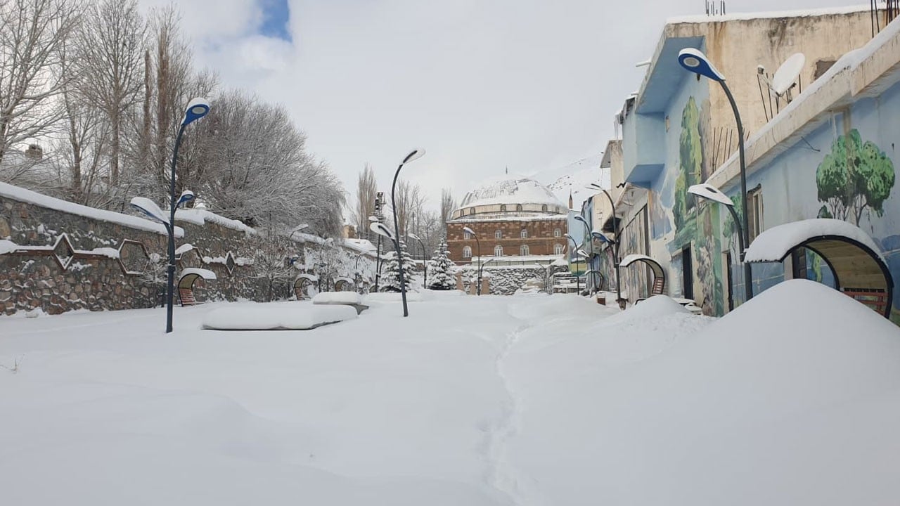 Van’da kar ulaşımı vurdu! 405 yerleşim yerine ulaşım yok
