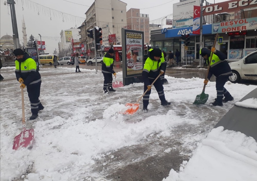 Van’da karla mücadele çalışması 